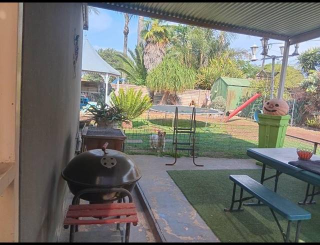 5 BEDROOM HOUSE FOR SALE IN DASPOORT